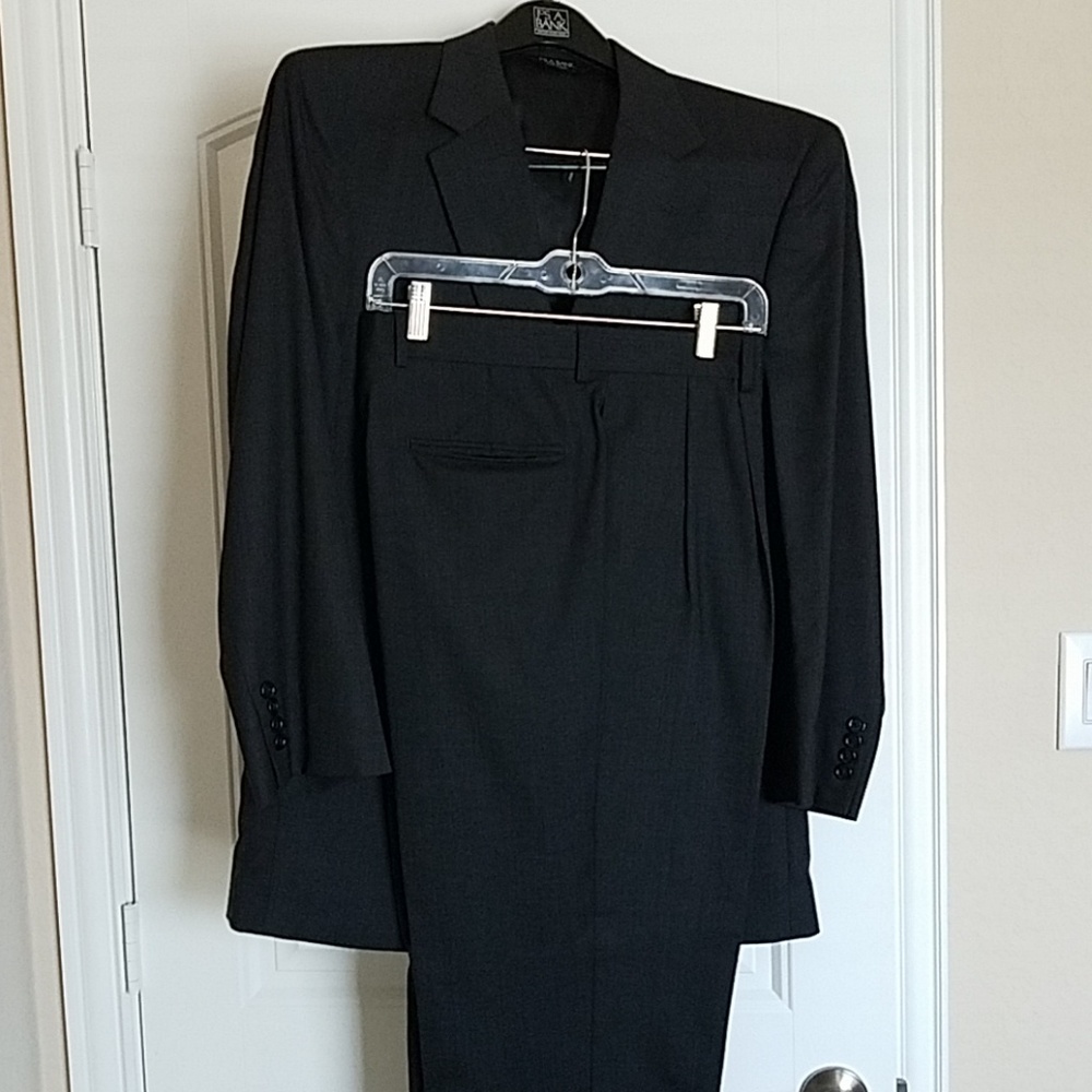 JoS. A. Banks Men' business suit